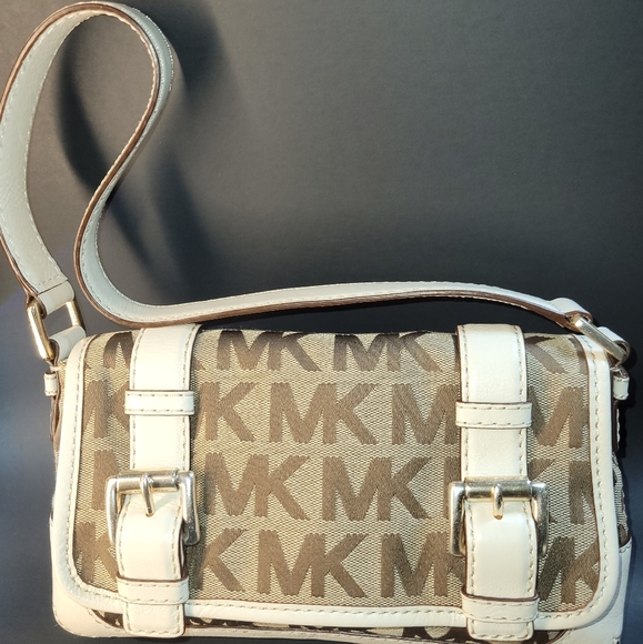 Michael Kors Mini Signature Bag - Picture 10 of 10